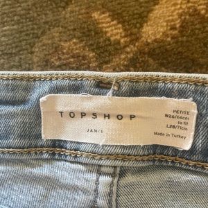 Size 26 SO CUTE Topshop cut off denim shorts!